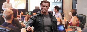 Schwarzie en Terminator débarque dans une salle de réunion