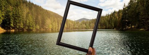 Mois de la biodiversité : participez à la 2ème édition du défi de la biodiversité Cadre posé devant un paysage