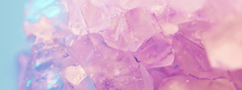 Qui sont les guérriseurs new age ? Un crystal rose