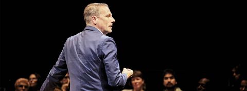 Le rêve américain, ce mythe increvable qui n’arrive pas à résoudre les tensions communautaires Photo de la pièce Baldwin and Buckley at Cambridge