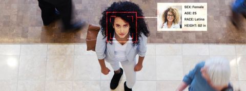 PimEyes, le moteur de reconnaissance faciale flippant Fille latine scannée par un outil de reconnaissance faciale