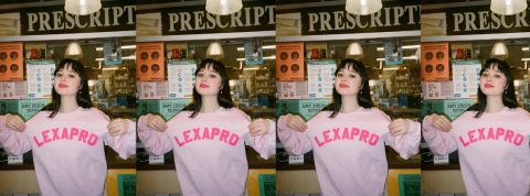 Bonjour à toi, Prozac Nation Une jeune fille en pull rose