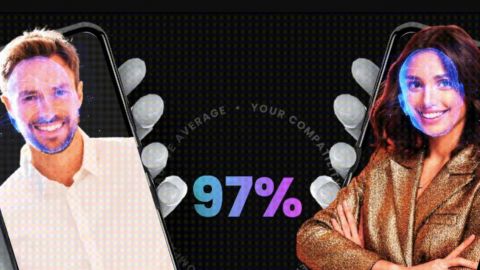 Deux téléphones affichant le profil de deux personnes et leur compatibilité : 97 %