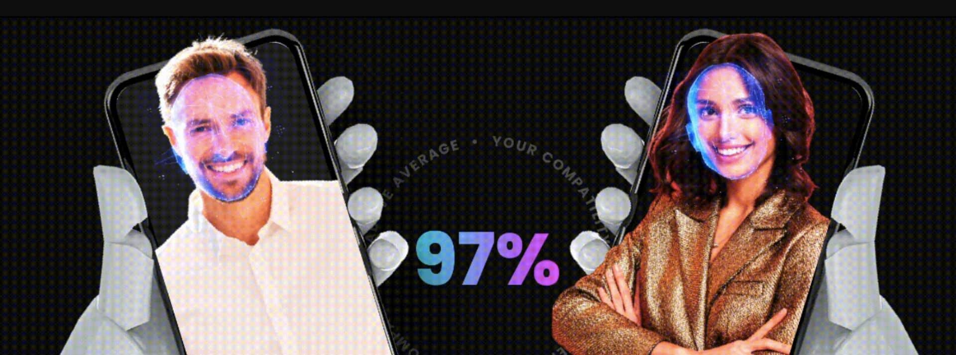 Deux téléphones affichant le profil de deux personnes et leur compatibilité : 97 %