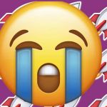 Un emoji qui pleure et des fusées