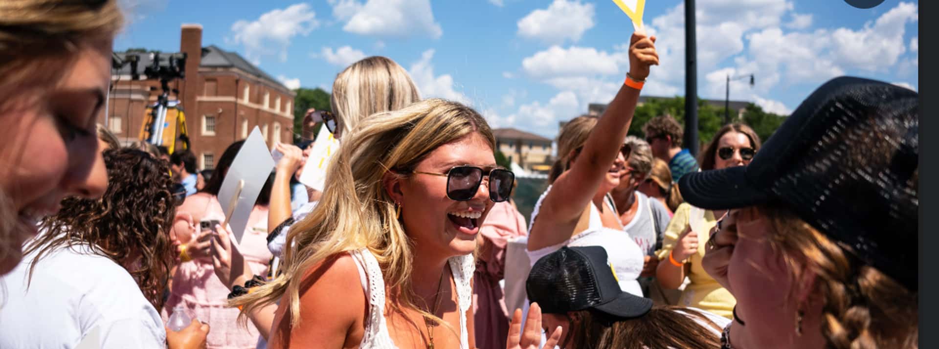 une étudiante en plein rushing
