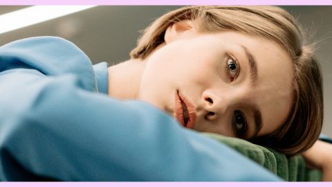 Une jolie femme épuisée