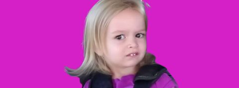 Enfants et internet : une histoire de drague et d'argent Mème de la petite fille Chloe suspicieuse