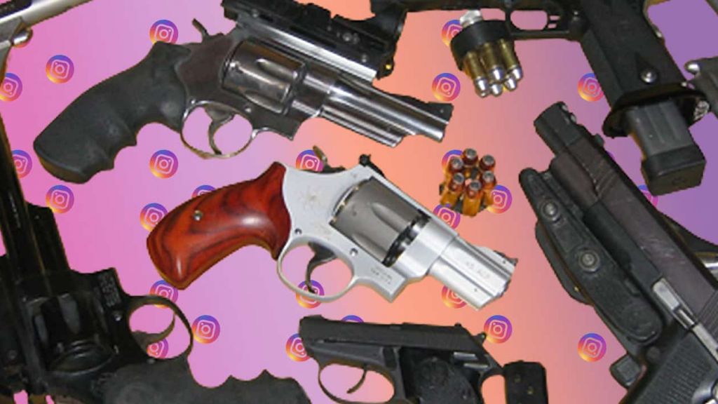 Face à la montée de l'extrême droite et à la multiplication des manifestations violentes, l'envie d'appuyer sur la gâchette se répand aussi à gauche, notamment par le biais d'Instagram. C'est le Gunstagram. Des armes sur fond aux couleurs d'instagram