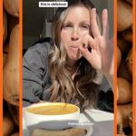 Des captures d'écran de recettes de soupe buttenut-feta