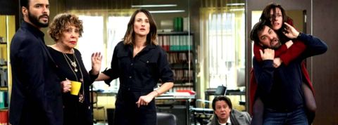 Amitiés, potins, sujets tabous et jalousies... de quoi parle-t-on au travail ?  Série télévisé 10 %