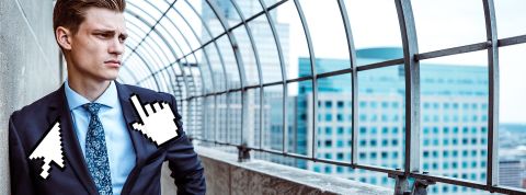 IA et emploi : pourquoi l'AI Act crée le malaise chez les startups de l'IA Un homme en costume avec une souris qui pointe dans sa direction