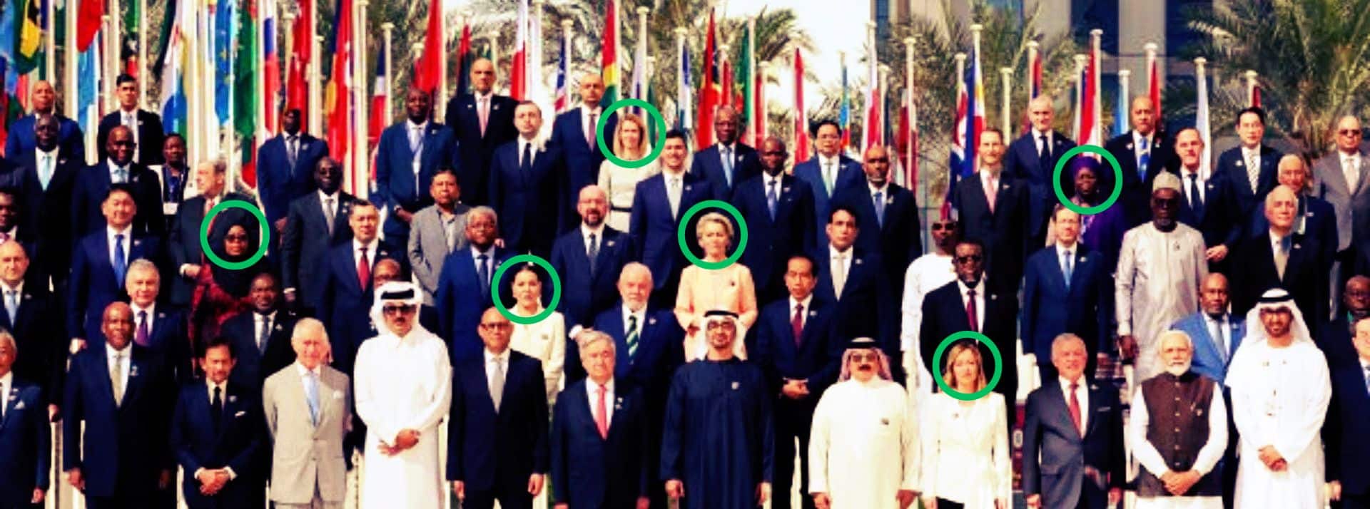 A la COP28, on se demande où sont les femmes, qui représentent la moitié de l'humanité - L'ADN Photo de groupe des dirigeants de la COP28
