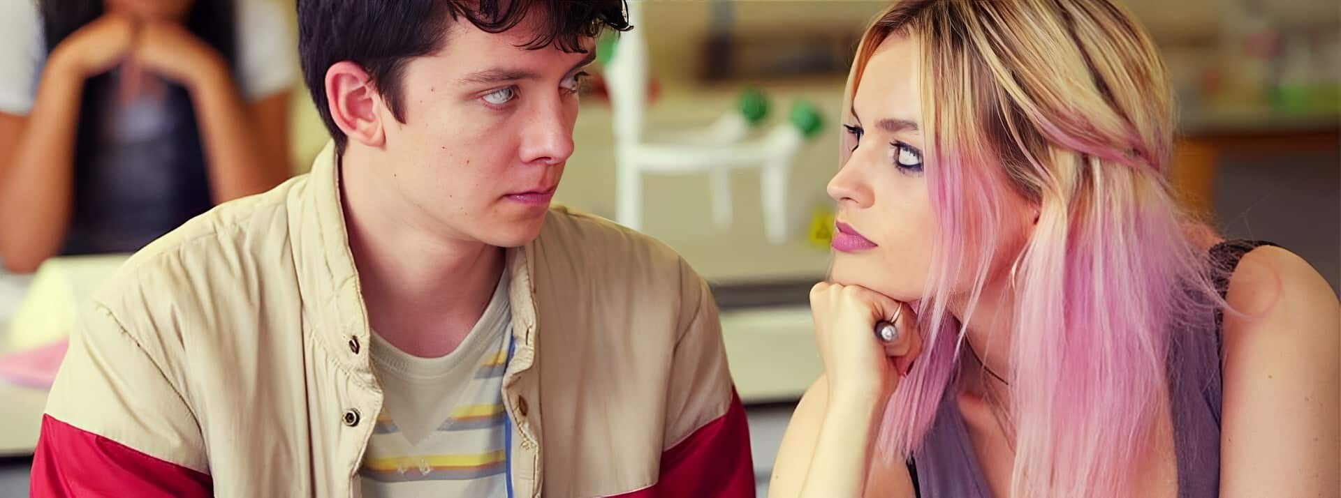 C'est quoi rizz, élu mot de l'année ? - L'ADN Un garçon et une fille qui se regardent
