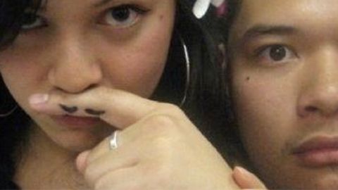 des trnetenaires qui font le fingerstach, un même hillarant de 2007