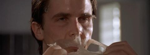 Les nouveaux Golden Boys se font des perfusions de vitamines chez Remedy Place Christian Bale dans American Psycho enlève son masque de beauté