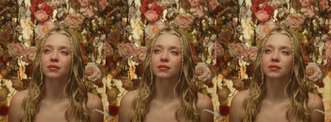 C'est quoi la money dysmorphia ? Une jeune fille blonde en pleurs