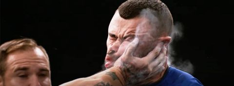 la-grosse-gifle une homme se prend une grosse gifle