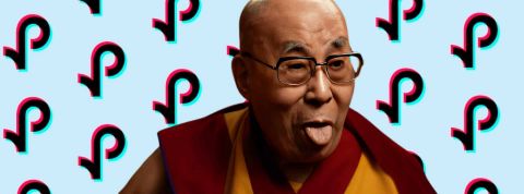Sur le #MonkTok, les moines ne veulent plus renoncer à leur célébrité Le Dalai Lama tire la langue