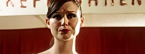 murder_NET le visage en gros plan de Sophie Elis-Bextor