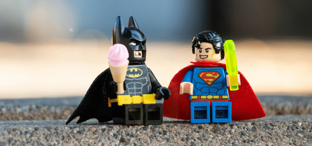 Des mini LEGO super héros