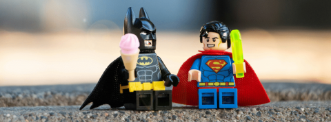 La masturbation, c'est finie (sauf pour les hommes bêta Des mini LEGO super héros