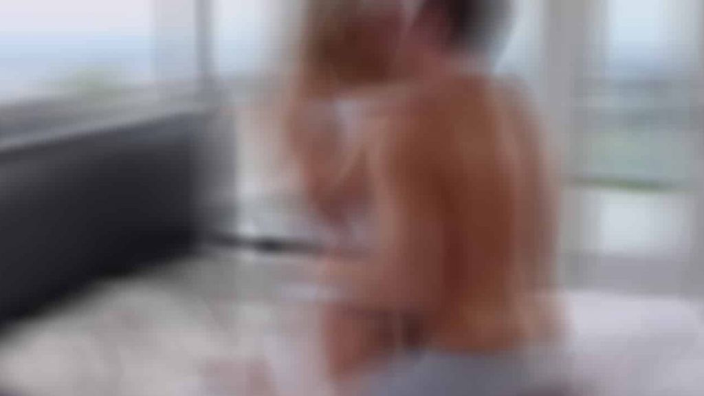 27-03-Pornhub-Texas Image porno floutée d'un couple