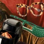 Une femme avec un corset tapisserie et des accessoires 2024