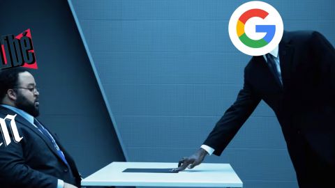 Un homme avec le logo Google domine un autre homme assis