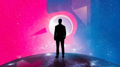 Personne devant un halo de lumière