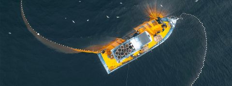 « Breizh Up Pêche », un stratagème pour contourner la règlementation européenne ? Un grand bateau de pêche vu du ciel