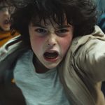 une enfant qui lutte contre les fake news