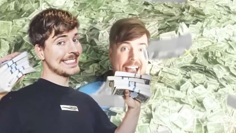 un youtubeur dans une marre d'argent