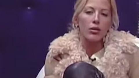 Loana dans le confessionnal de Loft Story