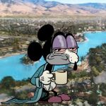 un mickey depressif et vieux devant un village idylique