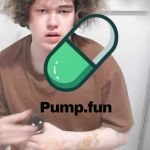 Un garçon sur les toilettes avec le logo Pump fun