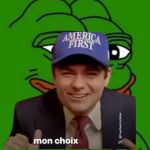 un homme idiot à casquette bleu sur un fond vert