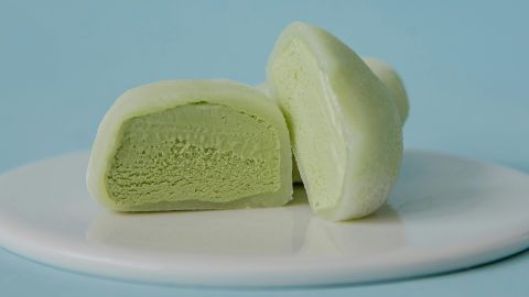 Un mochi au thé matcha