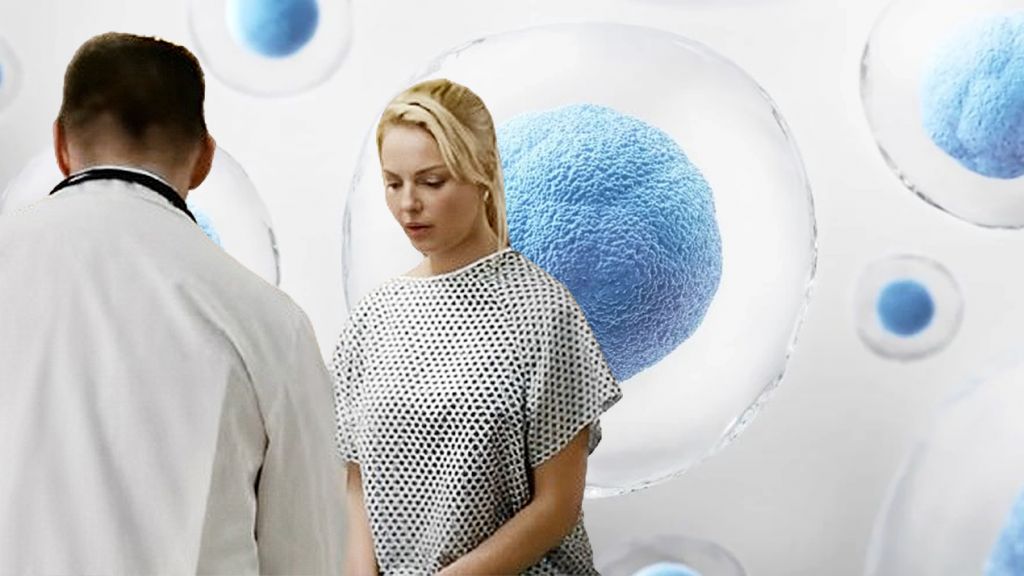 En attendant bébé, elles ont décidé de congeler leurs ovocytes Une jeune femme et un médecin sur fond d'ovocytes bleu