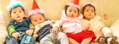 Depuis 2021, la France est le seul pays au monde à permettre gratuitement de préserver ses ovocytes sans raison médicale. Encore faut-il pouvoir y accéder Quatre bébés asiatiques avec des chapeaux de fête en carton