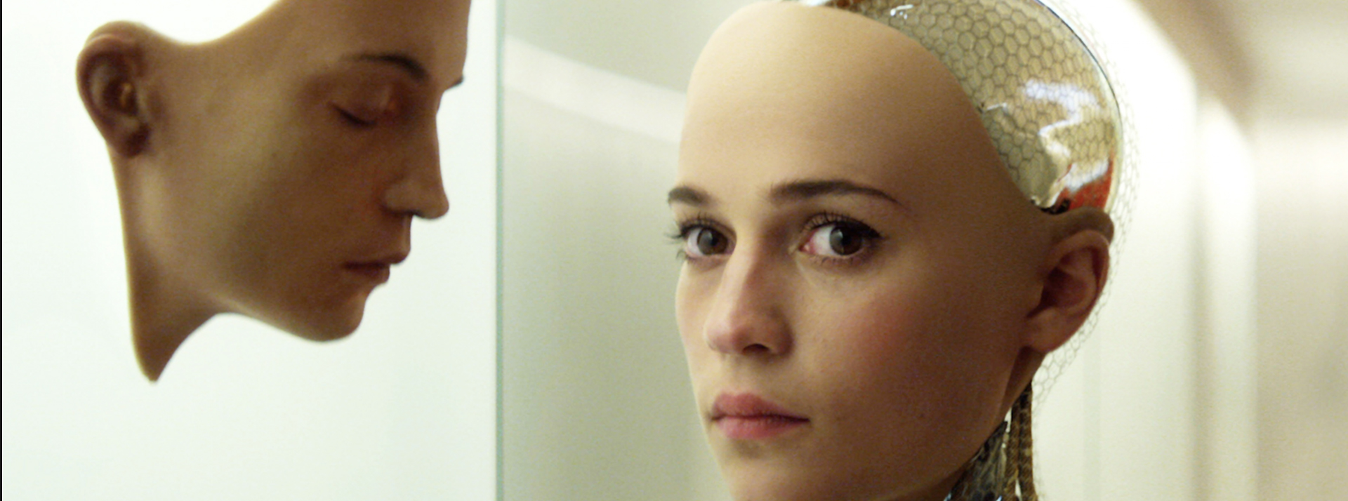 Une androîde et son double dans Ex-Machina
