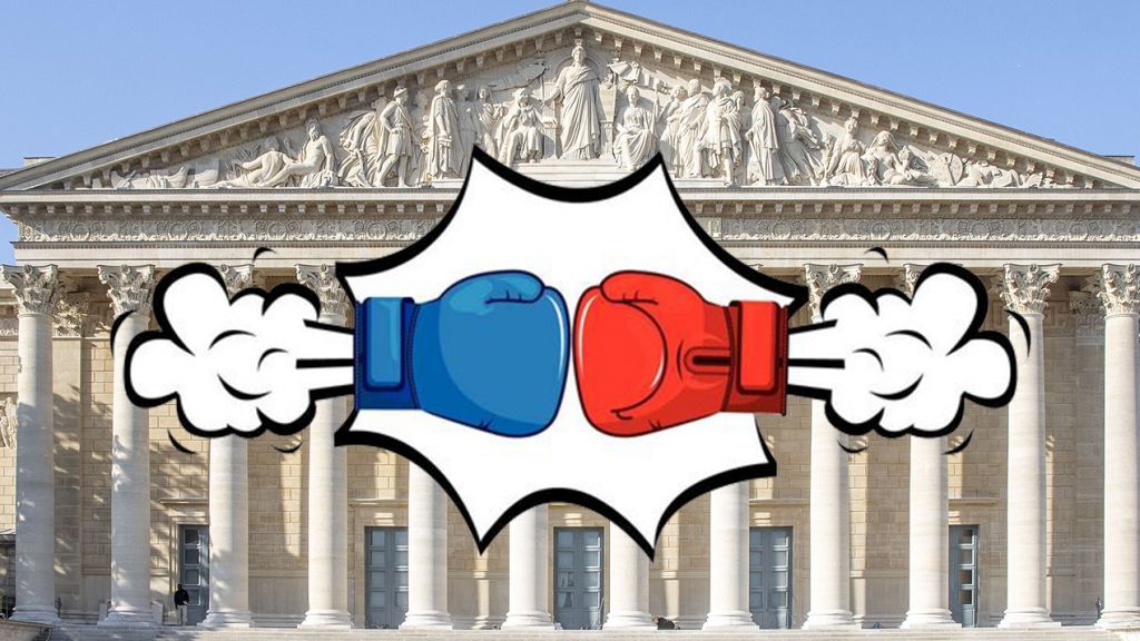 Bordel à l'Assemblée nationale : les réseaux sociaux sont-ils vraiment coupables ?  La façade du palais Bourbon et deux gants de boxe en cartoon