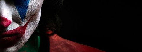 « Who controls the memes, controls the universe », ou la bascule de la pop culture Un bout de visage au maquillage Joker