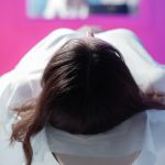 Vue de la chevelure d'une femme dans un scanner