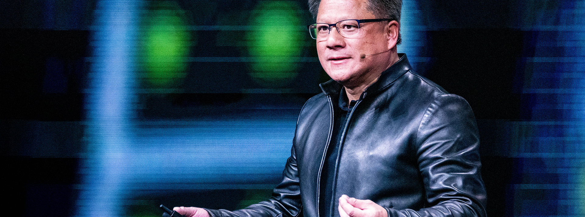 La veste en cuir de Jensen Huang, où comment un PDG de la tech est devenu une icône de mode - L'ADN Jensen Huang avec sa veste en cuir