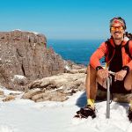 Ultra-trail sur la cîme d'une montagne