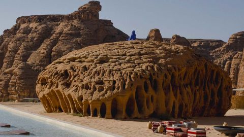 Retraites silencieuses, paysages exclusifs, séjours régénératifs... Le luxe se calibre pour se tenir au calme et dans la volupté d'être au plus loin de la foule – histoire de favoriser l’introspection (et les selfies grands angles).