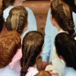 des filles avec des tresses