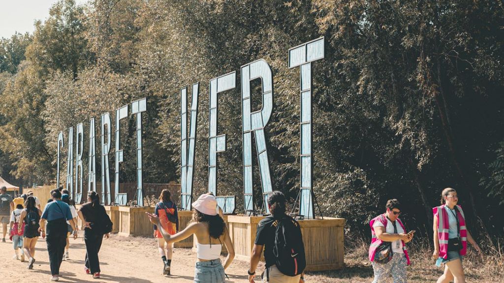 Desfestivaliers arrivent au Cabaret vert