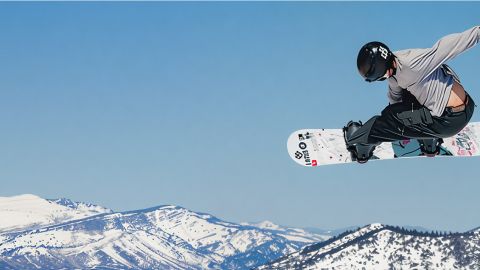 Powder Mountain : ici, l’ex-PDG de Netflix vend la poudreuse en accès premium Un snowboarder sur le domaine de Reed Hastings dans l'Utah